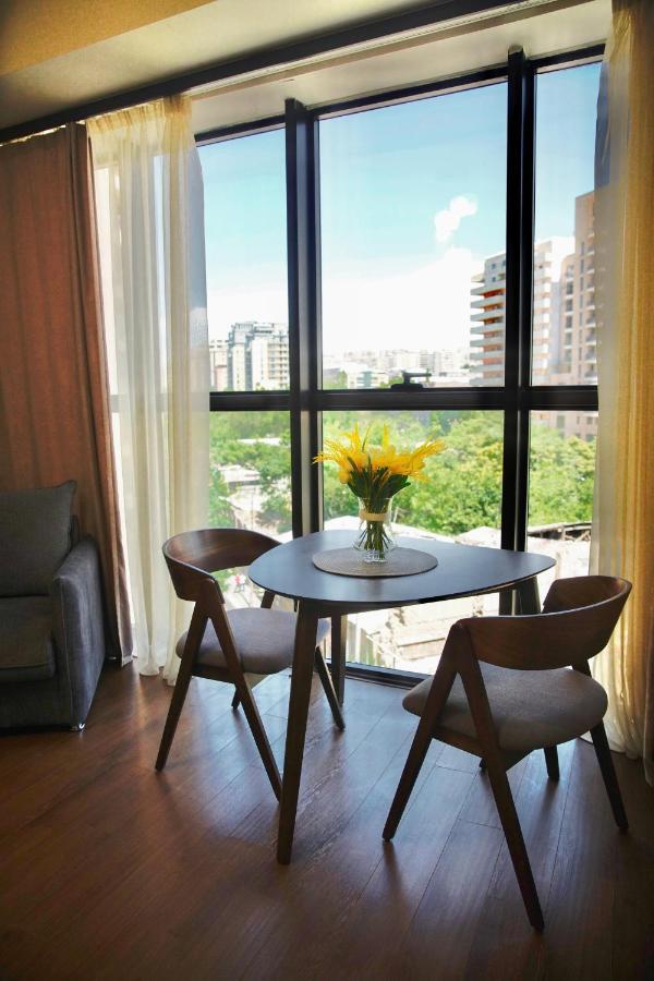 City Center Appartment At Buzand St. 耶烈万 外观 照片